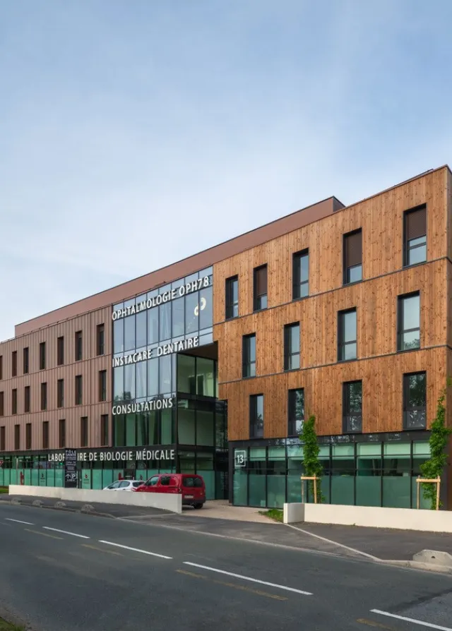 Bâtiment des Collines de l'Europe avec les locaux d'OPH 78
