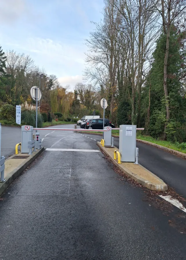 Accès au parking par le bas