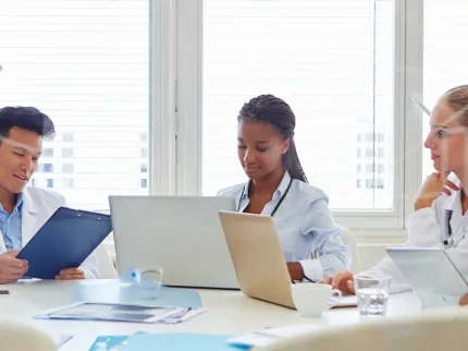 Réunion entre médecins