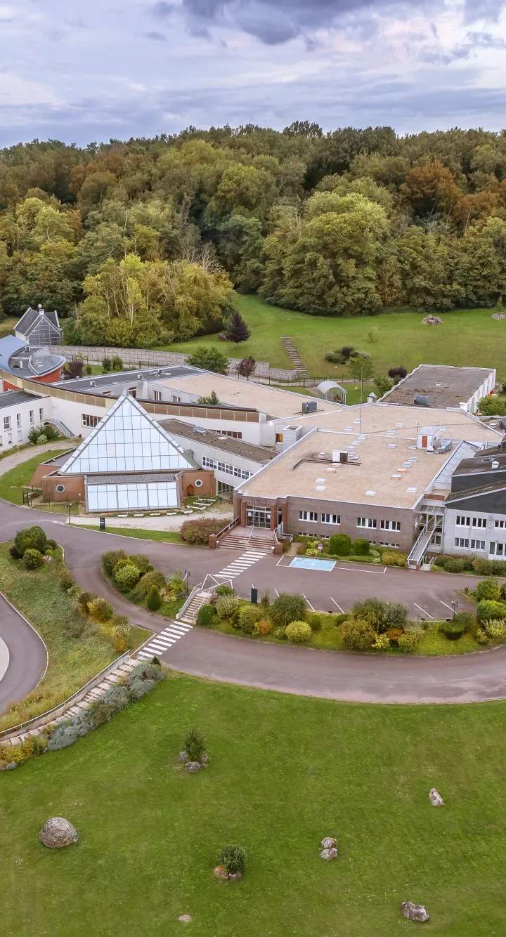Vue aérienne de la clinique de santé mentale Ker Yonnec, Champigny-sur-Yonne