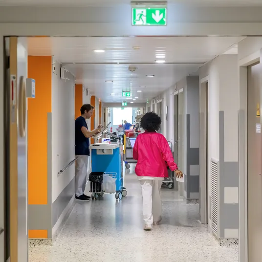 Photo du couleur du service hospitalisation complète 