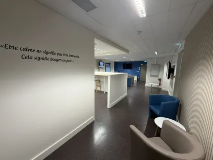 Salon confort accompagnants Clinique du Sport - Bordeaux Mérignac