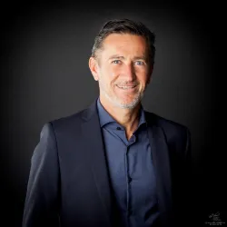 Photo of practitioner