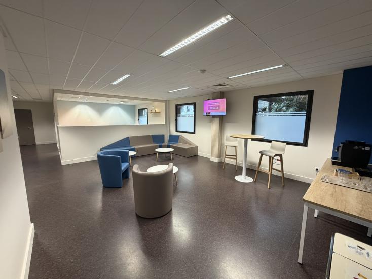 Salon confort accompagnants Clinique du Sport - Bordeaux Mérignac