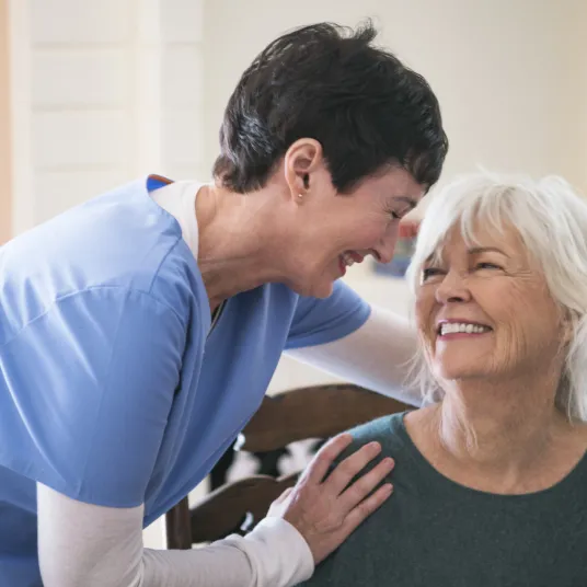 Patiente et soignante au domicile