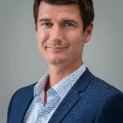 Photo of practitioner