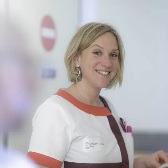 Infirmière que sourit