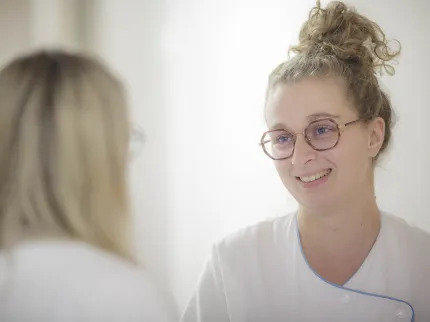 soignante avec patient