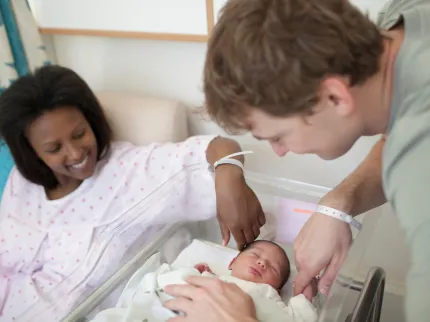 famille à la maternité