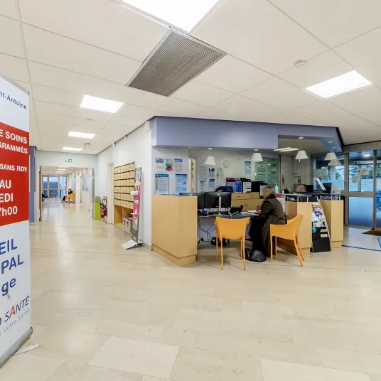 Hall d'accueil clinique Saint-Antoine