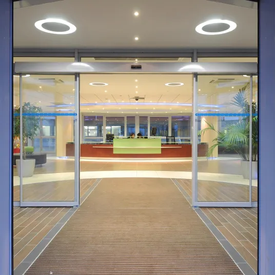 Entrée principale du Pôle Santé Léonard de Vinci