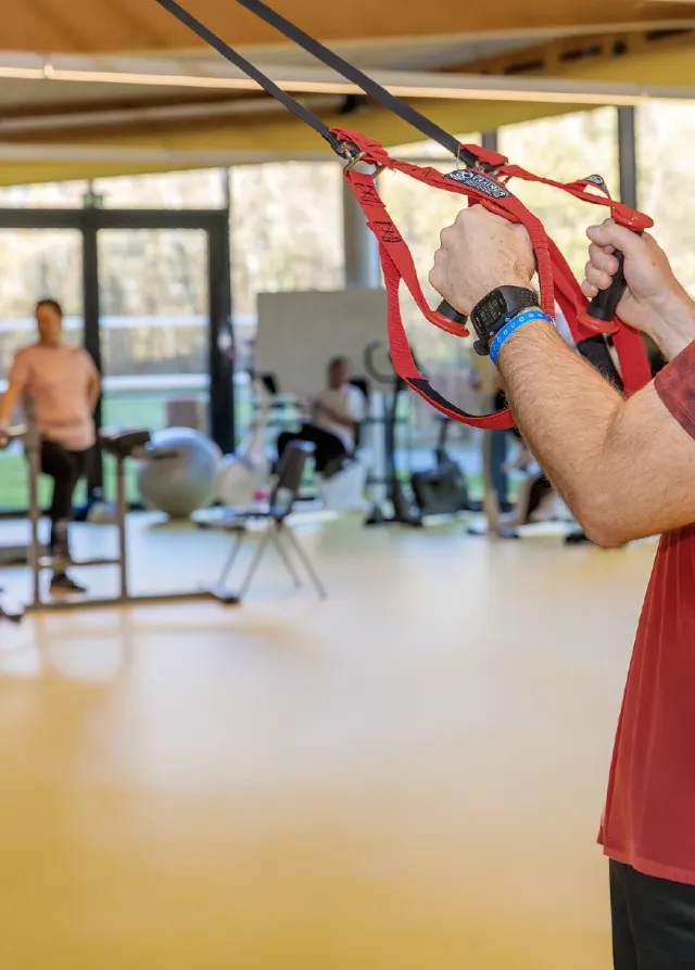Patiente en pleine de séance de rééducation au Pôle Santé Léonard de Vinci