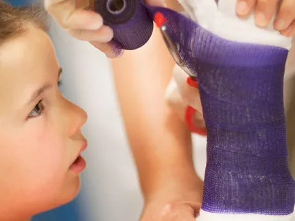 Fillette bras cassé aux urgences de la Polyclinique Lyon Nord