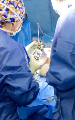 Equipe chirurgicale à la Polyclinique Lyon Nord