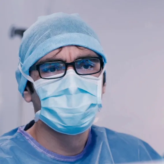 Cardiologue rythmologue en intervention à la Polyclinique Lyon Nord