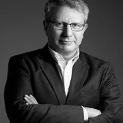 Photo of practitioner