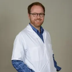Photo of practitioner