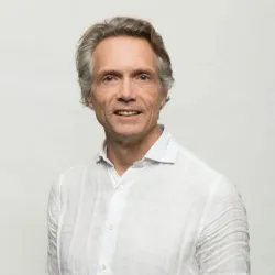 Photo of practitioner