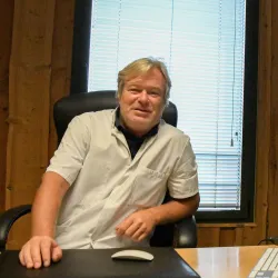 Photo of practitioner