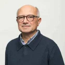 Photo of practitioner