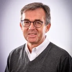 Photo of practitioner