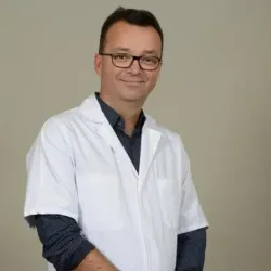 Photo of practitioner