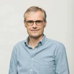 Photo of practitioner