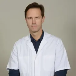 Photo of practitioner