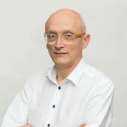 Photo of practitioner