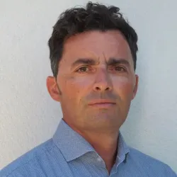Photo of practitioner