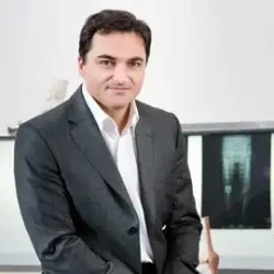 Photo of practitioner