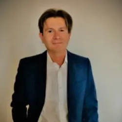 Photo of practitioner