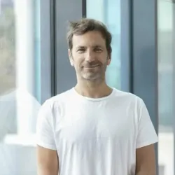 Photo of practitioner