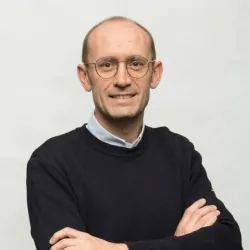 Photo of practitioner