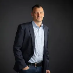Photo of practitioner