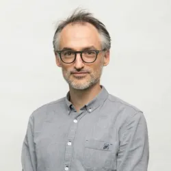 Photo of practitioner