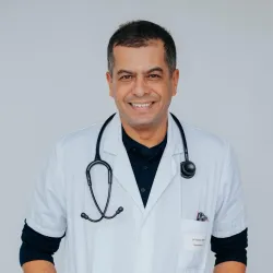 Photo of practitioner