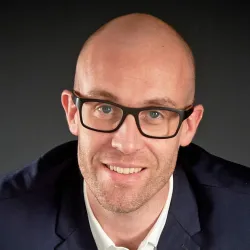 Photo of practitioner