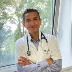 Photo of practitioner