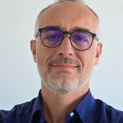 Photo of practitioner