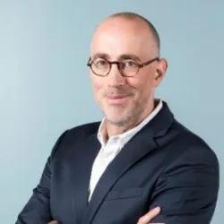 Photo of practitioner