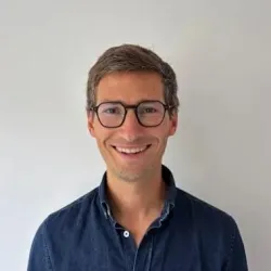 Photo of practitioner