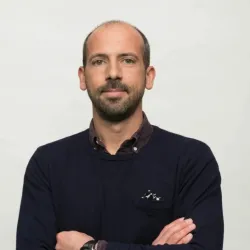 Photo of practitioner