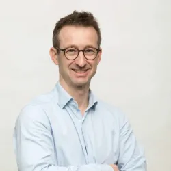 Photo of practitioner