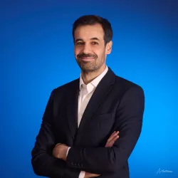 Photo of practitioner