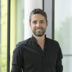 Photo of practitioner