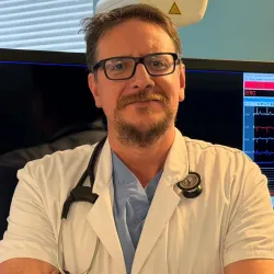 Photo of practitioner