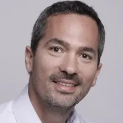 Photo of practitioner