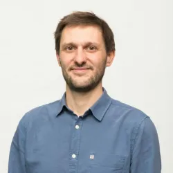 Photo of practitioner