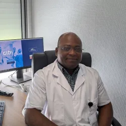 Photo of practitioner